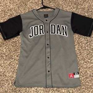 Jordan Gray & Black Button-Front Jersey Top